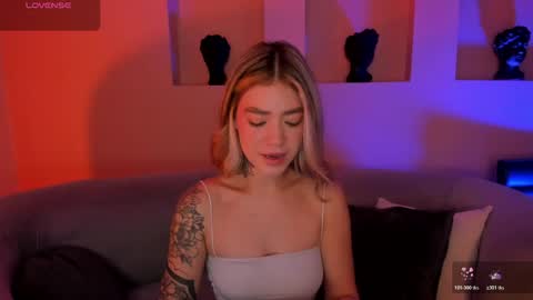 Violett  online show from May 5, 2026, 9:06 am