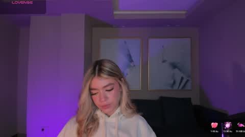 Violett  online show from May 19, 2026, 9:04 am