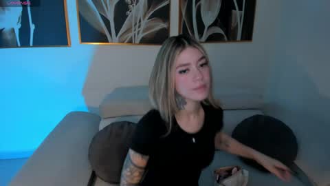 Violett  online show from May 31, 2026, 11:39 am