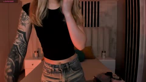 Violett  online show from June 9, 2026, 9:43 am