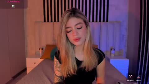 Violett  online show from June 17, 2026, 10:39 am