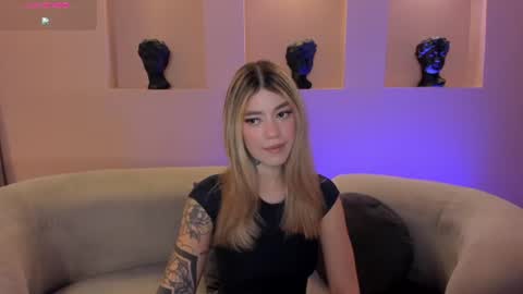Violett  online show from June 30, 2026, 11:11 am