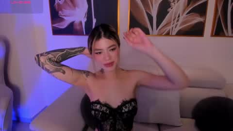 Violett  online show from July 11, 2026, 11:24 am