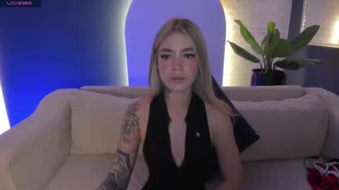 Violett  online show from July 15, 2026, 9:58 am