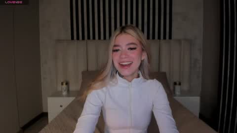 Violett  online show from July 29, 2026, 10:57 am