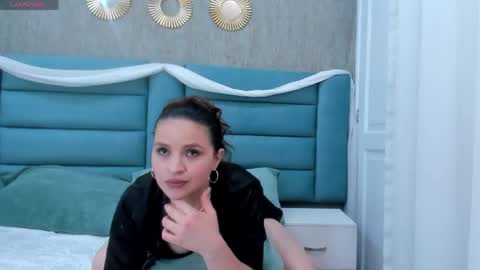 Snapshot of violettrossy chatting on April 21, 2026, 8:01 pm violet rossy online show from April 21, 2026, 8:01 pm