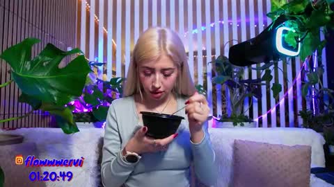 Violetta online show from February 9, 2026, 6:12 pm