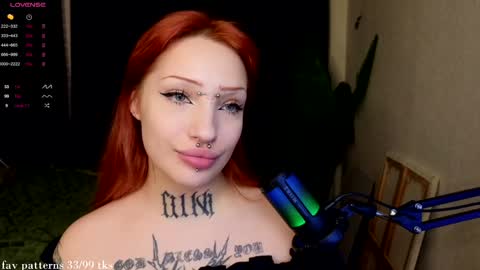 Snapshot of violetvio1ator chatting on December 6, 2024, 11:22 am Dommy mommy online show from December 6, 2024, 11:22 am