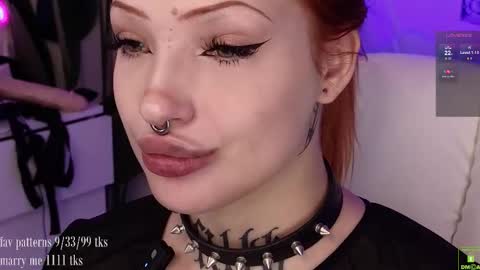 Snapshot of violetvio1ator chatting on October 25, 2025, 4:31 am Dommy mommy online show from October 25, 2025, 4:31 am