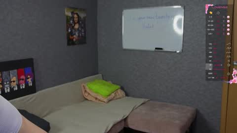 Violet online show from February 14, 2026, 7:10 pm