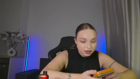 Snapshot of viollasinzz chatting on June 2, 2026, 10:50 am Violla online show from June 2, 2026, 10:50 am