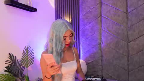 viollettebylyly online show from June 11, 2026, 12:36 pm