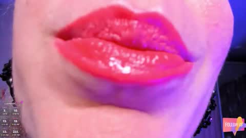 Snapshot of vip_juicy chatting on November 19, 2025, 6:02 am VelvettTime online show from November 19, 2025, 6:02 am