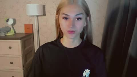 Pearl online show from December 3, 2025, 10:46 am