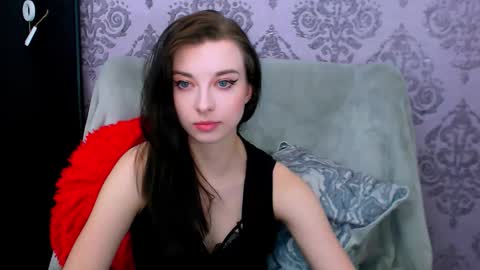 VirginLuna online show from May 20, 2026, 7:42 pm
