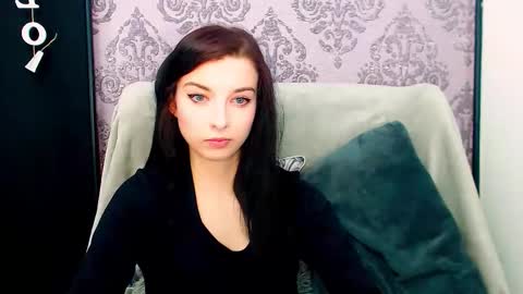 Snapshot of virgiluna chatting on June 7, 2026, 7:17 pm VirginLuna online show from June 7, 2026, 7:17 pm