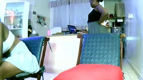 Snapshot of virtual_wifey chatting on December 18, 2024, 6:46 pm Your Virtual Wife online show from December 18, 2024, 6:46 pm