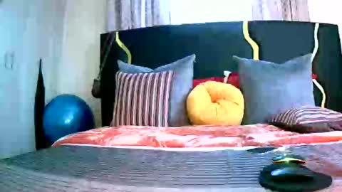 Snapshot of virtual_wifey chatting on February 13, 2025, 5:44 pm Your Virtual Wife online show from February 13, 2025, 5:44 pm