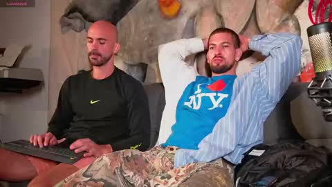 Snapshot of virtualboytvtv chatting on December 1, 2025, 3:55 am GARY - Help me reach 300 likes - - My Telegram - online show from December 1, 2025, 3:55 am