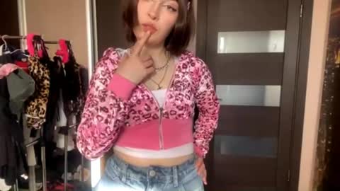 Snapshot of virusdoll chatting on April 15, 2026, 1:51 pm virusdoll online show from April 15, 2026, 1:51 pm