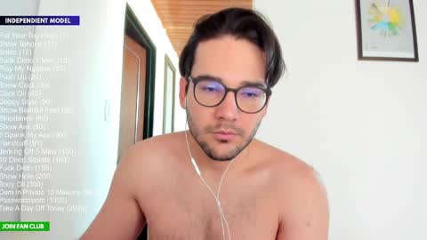 Snapshot of vito_ferrero chatting on June 2, 2026, 1:02 pm Vito Ferrer online show from June 2, 2026, 1:02 pm