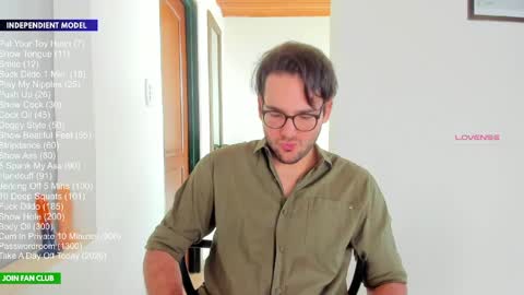 Snapshot of vito_ferrero chatting on June 5, 2026, 8:47 pm Vito Ferrer online show from June 5, 2026, 8:47 pm