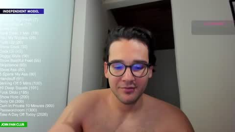 Snapshot of vito_ferrero chatting on June 19, 2026, 11:30 pm Vito Ferrer online show from June 19, 2026, 11:30 pm