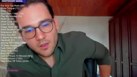Snapshot of vito_ferrero chatting on July 22, 2026, 5:16 pm Vito Ferrer online show from July 22, 2026, 5:16 pm