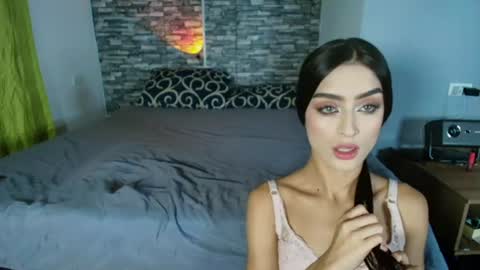 vitoriia_ online show from June 22, 2026, 4:20 am