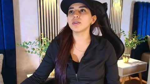 Snapshot of vittoria_conti_ chatting on July 13, 2026, 5:38 pm vittoria online show from July 13, 2026, 5:38 pm