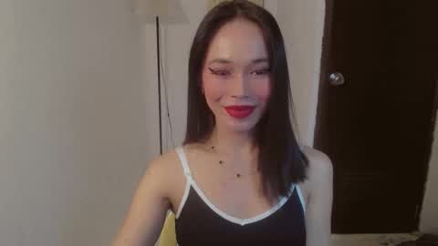 Snapshot of vivahotbabessandra chatting on May 18, 2026, 1:50 pm SANDRA GOING YOU online show from May 18, 2026, 1:50 pm