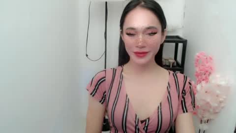 Snapshot of vivahotbabessandra chatting on June 17, 2026, 12:02 am SANDRA GOING YOU online show from June 17, 2026, 12:02 am