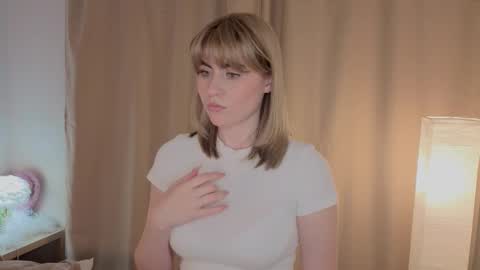 Snapshot of vivandellapenna chatting on October 5, 2025, 6:17 pm Melissa online show from October 5, 2025, 6:17 pm