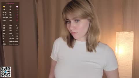 Snapshot of vivandellapenna chatting on October 28, 2025, 6:21 pm Melissa online show from October 28, 2025, 6:21 pm