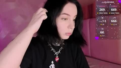 Vivi   online show from June 1, 2026, 12:23 am