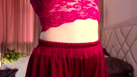 Snapshot of vivi_ennes chatting on September 18, 2025, 7:32 am You like my friends can call me LUNA This is my first day here online show from September 18, 2025, 7:32 am