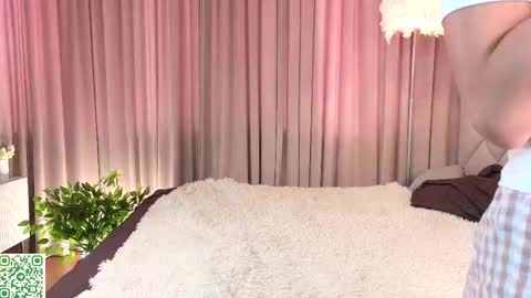 Snapshot of vivi_ennes chatting on October 1, 2025, 8:31 am You like my friends can call me LUNA This is my first day here online show from October 1, 2025, 8:31 am