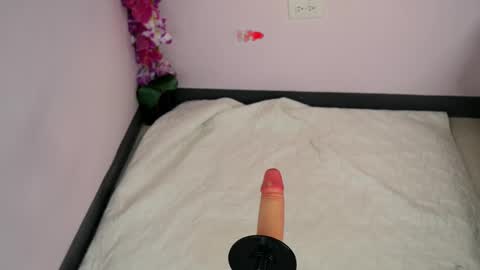 Vivi online show from October 1, 2025, 3:45 am