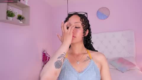 Vivi online show from December 18, 2025, 3:34 am