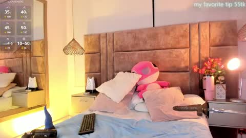 Snapshot of vivi_prinncess chatting on May 31, 2026, 12:52 am Viviana online show from May 31, 2026, 12:52 am