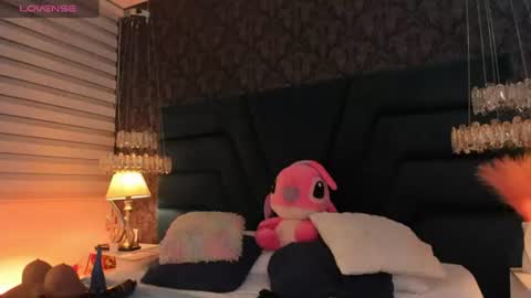 Snapshot of vivi_prinncess chatting on June 9, 2026, 11:05 pm Viviana online show from June 9, 2026, 11:05 pm