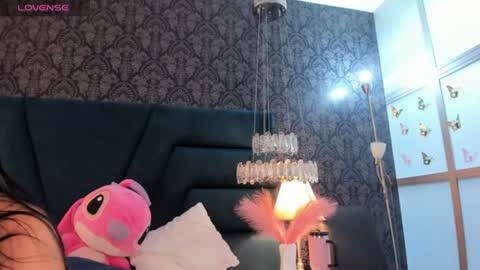Snapshot of vivi_prinncess chatting on June 17, 2026, 12:24 am Viviana online show from June 17, 2026, 12:24 am