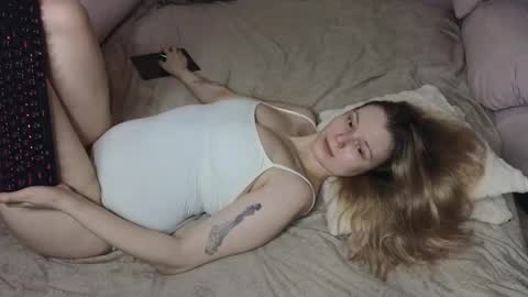 vivian_alison online show from February 15, 2026, 8:16 pm