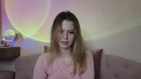 Snapshot of vivian_alison chatting on June 21, 2026, 6:21 pm vivian_alison online show from June 21, 2026, 6:21 pm