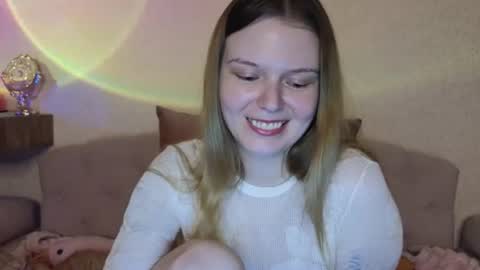 Snapshot of vivian_alison chatting on June 24, 2026, 7:02 pm vivian_alison online show from June 24, 2026, 7:02 pm