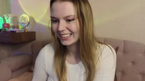 Snapshot of vivian_alison chatting on July 1, 2026, 5:56 pm vivian_alison online show from July 1, 2026, 5:56 pm