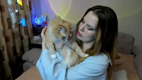 Snapshot of vivian_alison chatting on July 7, 2026, 6:12 pm vivian_alison online show from July 7, 2026, 6:12 pm