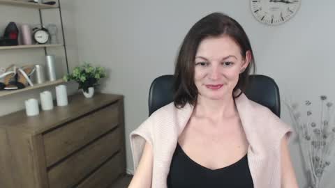 Snapshot of vivian_dream chatting on December 13, 2024, 1:12 pm Vivian online show from December 13, 2024, 1:12 pm