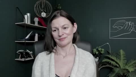 Vivian online show from February 10, 2026, 7:07 pm