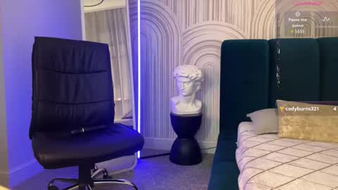 Vivian Evans online show from February 4, 2026, 1:33 am